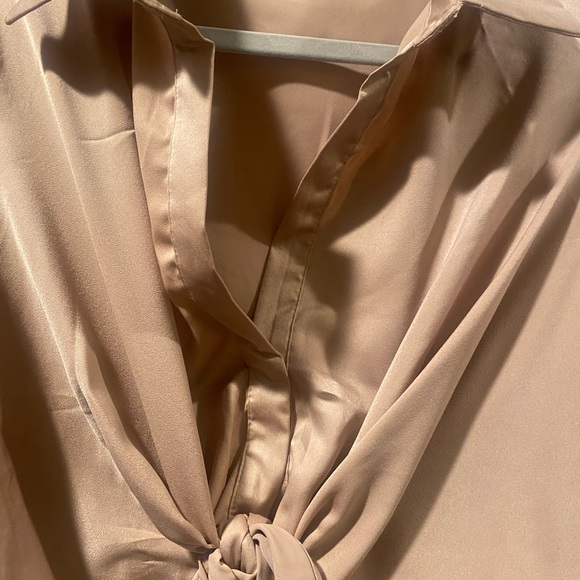 Silky champagne color dress with flare sleeves , very classy - Picture 2 of 4